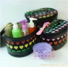 日用品批發(fā) 彩妝化妝包的市場(chǎng)機(jī)遇與經(jīng)營策略